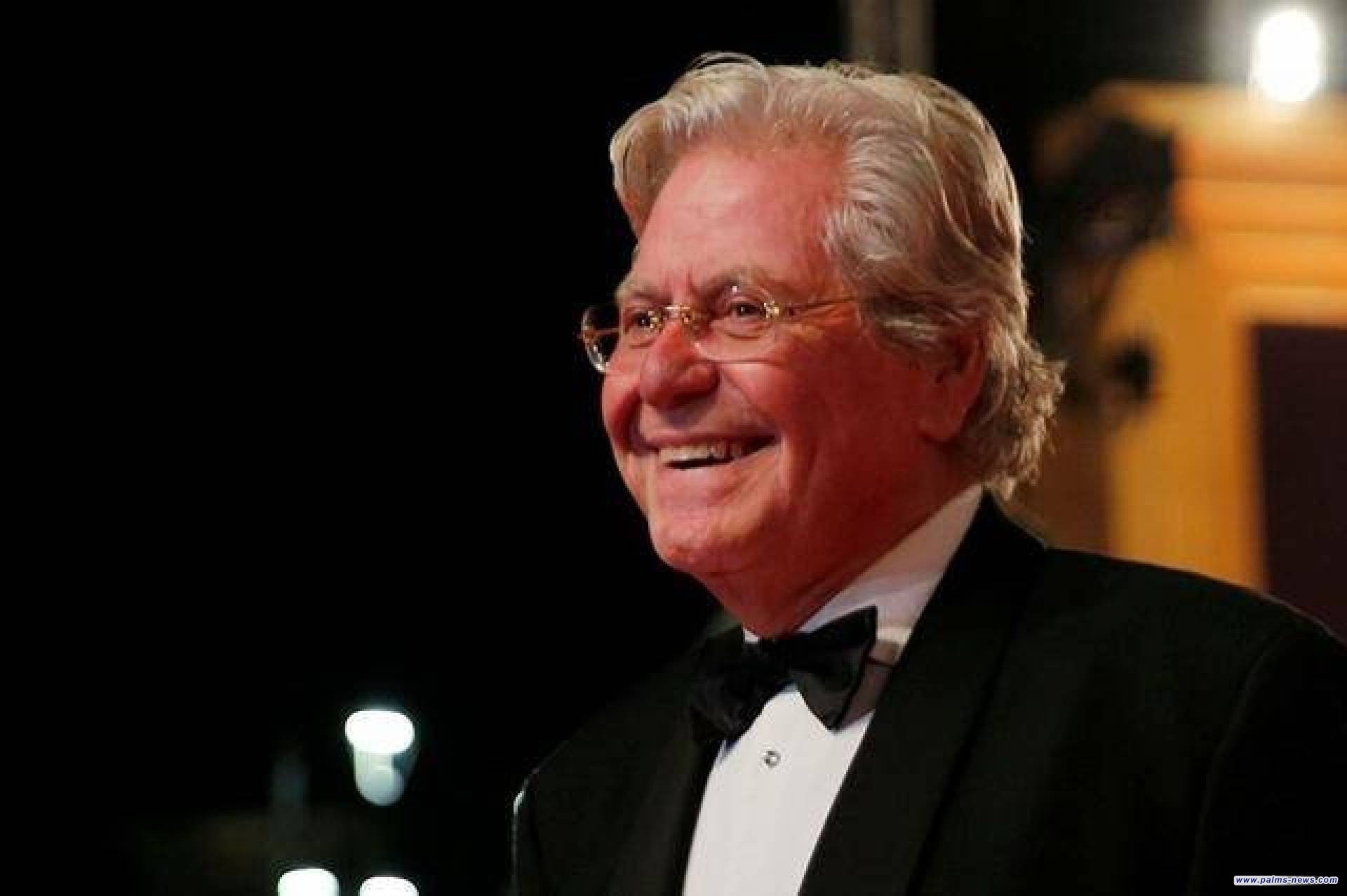 بماذا علّقَ حسين فهمي على استخدام الفنانين الـ"بودي غارد" في تنقلاتهم؟